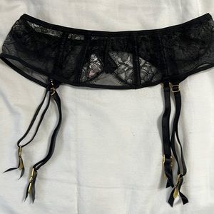 NWT black lace garter belt